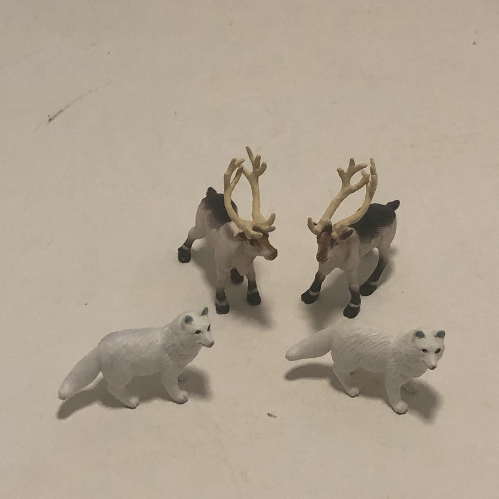 Miniature Arctic Fox and Reindeer Figurine Lot of 4